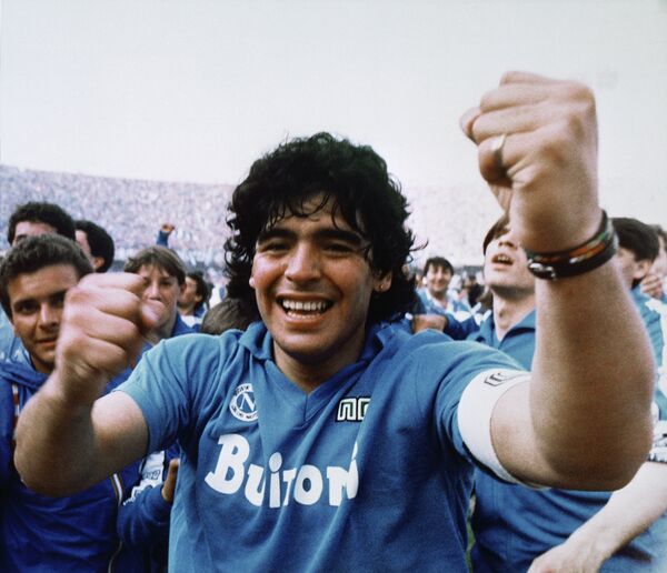 Nhớ mãi không bao giờ quên Bàn tay của Chúa: Huyền thoại Diego Maradona đã qua đời Nhớ mãi không bao giờ quên Bàn tay của Chúa: Huyền thoại Diego Maradona đã qua đời - Sputnik Việt Nam