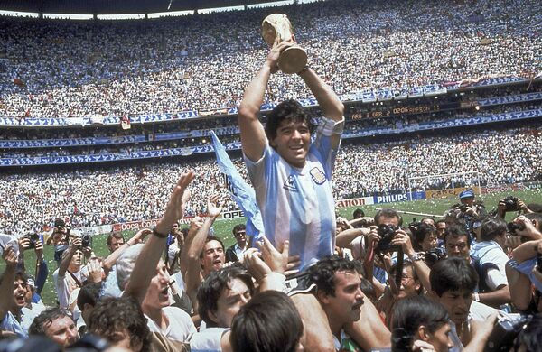 Nhớ mãi không bao giờ quên Bàn tay của Chúa: Huyền thoại Diego Maradona đã qua đời Nhớ mãi không bao giờ quên Bàn tay của Chúa: Huyền thoại Diego Maradona đã qua đời - Sputnik Việt Nam