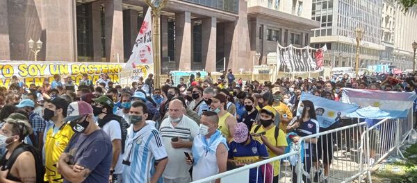 Hàng đợi để từ biệt Maradona ở Buenos Aires - Sputnik Việt Nam