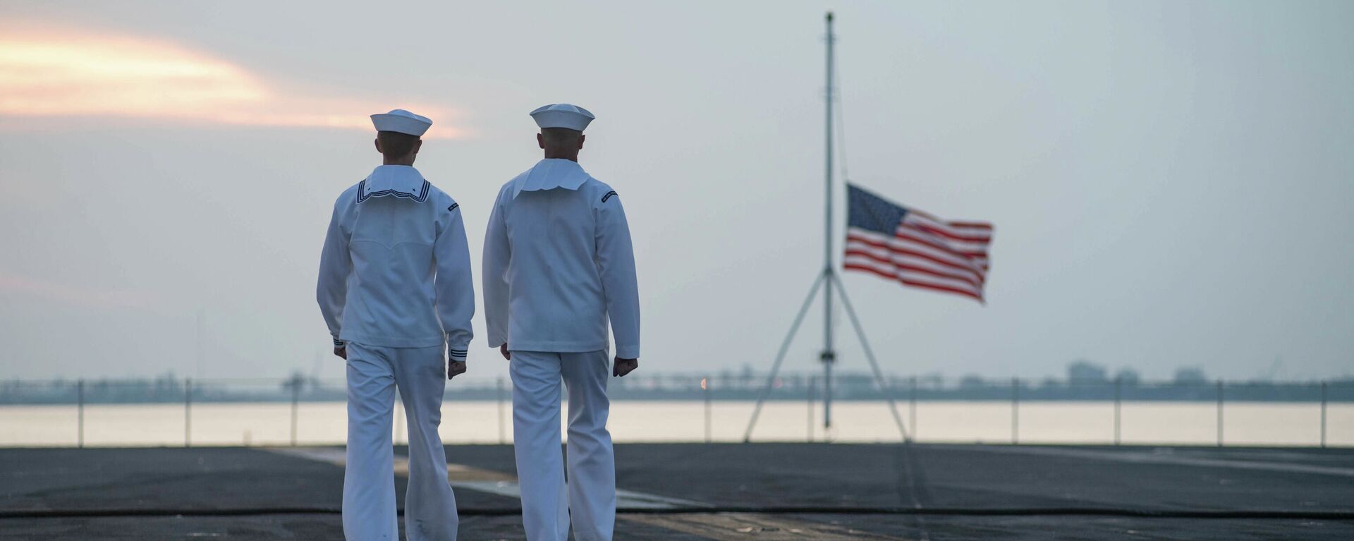 Binh sĩ Mỹ trên boong tàu sân bay John C. Stennis. - Sputnik Việt Nam, 1920, 07.08.2021