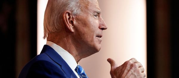 Tổng thống đắc cử Hoa Kỳ Joe Biden có bài phát biểu trước Lễ Tạ ơn tại trụ sở chuyển tiếp của ông ở Wilmington, Delaware, Hoa Kỳ, ngày 25 tháng 11 năm 2020 - Sputnik Việt Nam