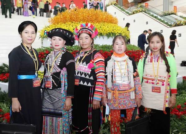 Sống chết có nhau. Không thế lực xảo quyệt nào chia rẽ được 54 dân tộc Việt Nam Sống chết có nhau. Không thế lực xảo quyệt nào chia rẽ được 54 dân tộc Việt Nam - Sputnik Việt Nam