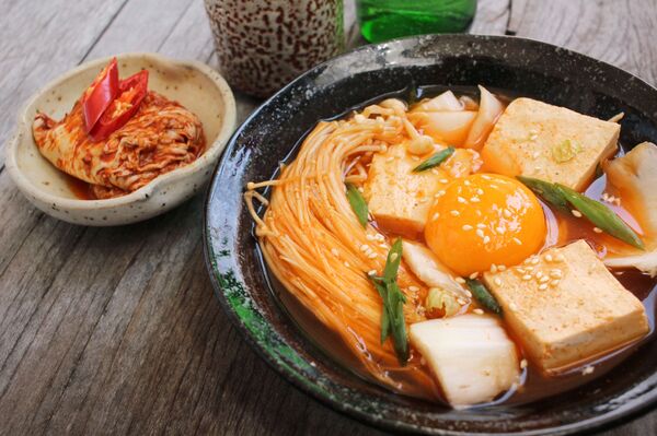 Tại sao dân hai nước Trung-Hàn cãi nhau om sòm về món Kim chi? Tại sao dân hai nước Trung-Hàn cãi nhau om sòm về món Kim chi? - Sputnik Việt Nam