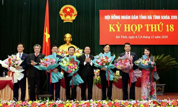 Ông Hoàng Trung Dũng được bầu làm Chủ tịch HĐND tỉnh Hà Tĩnh Ông Hoàng Trung Dũng được bầu làm Chủ tịch HĐND tỉnh Hà Tĩnh - Sputnik Việt Nam
