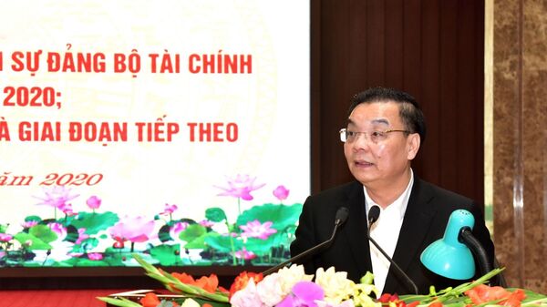 Ủy viên Trung ương Đảng, Phó Bí thư Thành ủy, Chủ tịch UBND thành phố Hà Nội Chu Ngọc Anh trình bày báo cáo tại hội nghị. - Sputnik Việt Nam