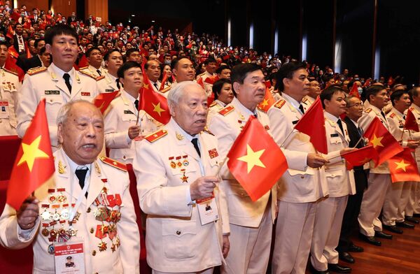 ‘Nhiều việc còn hình thức lắm’. Tổng Bí thư nói khen thưởng phải thiết thực - Sputnik Việt Nam