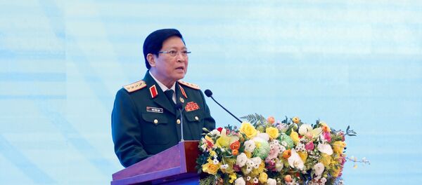 Đại tướng Ngô Xuân Lịch, Ủy viên Bộ Chính trị, Phó Bí thư Quân ủy Trung ương, Bộ trưởng Quốc phòng Việt Nam phát biểu chào mừng. - Sputnik Việt Nam