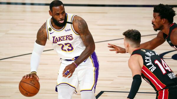 Cầu thủ bóng rổ LeBron James - Sputnik Việt Nam