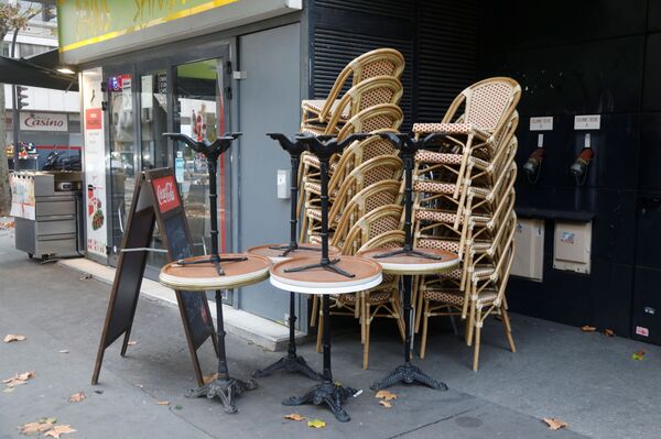 Chính quyền Pháp hy sinh năm mới để kiểm dịch Chính quyền Pháp hy sinh năm mới để kiểm dịch - Sputnik Việt Nam