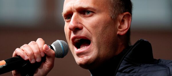 Blogger người Nga Alexei Navalny trong một cuộc biểu tình chống đối ở Moscow - Sputnik Việt Nam