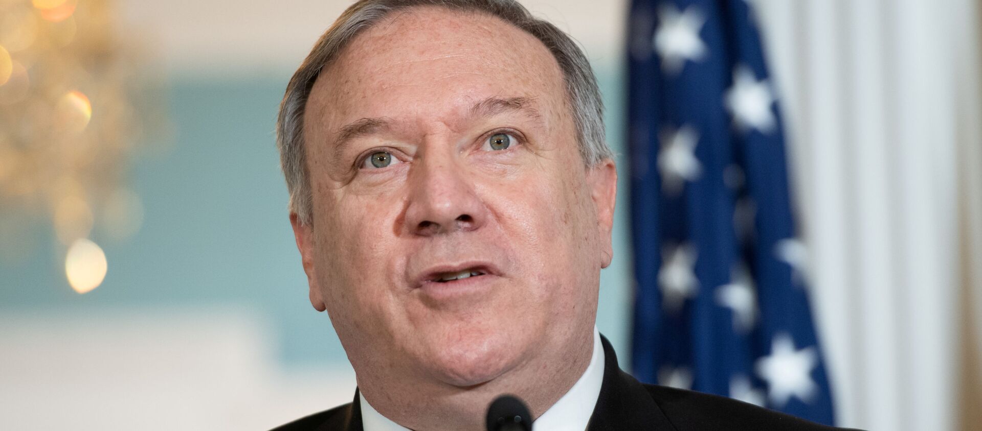 Ngoại trưởng Hoa Kỳ Mike Pompeo phát biểu với giới truyền thông tại Washington, D.C., Hoa Kỳ, ngày 24 tháng 11 năm 2020. - Sputnik Việt Nam, 1920, 18.12.2020