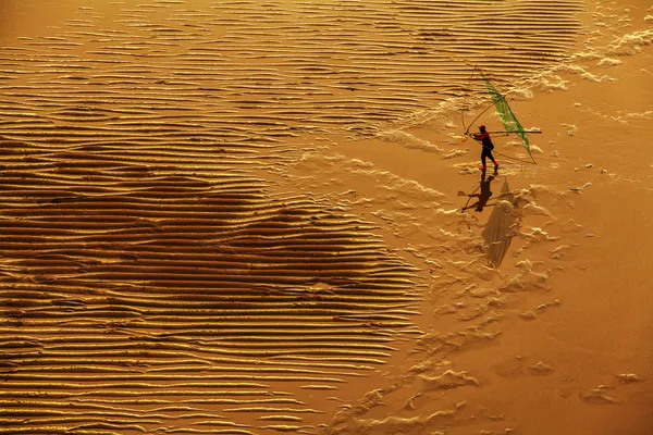 Đánh cá trở về - nhiếp ảnh gia Dong Min, trong danh sách hạng mục Con người của cuộc thi «Earth Photo» 2020 Đánh cá trở về - nhiếp ảnh gia Dong Min, trong danh sách hạng mục Con người của cuộc thi «Earth Photo» 2020 - Sputnik Việt Nam
