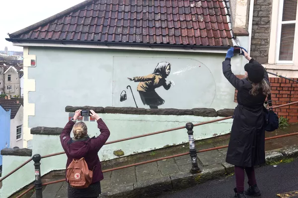 Tác phẩm graffiti mới của hoạ sĩ Banksy Tác phẩm graffiti mới của hoạ sĩ Banksy - Sputnik Việt Nam