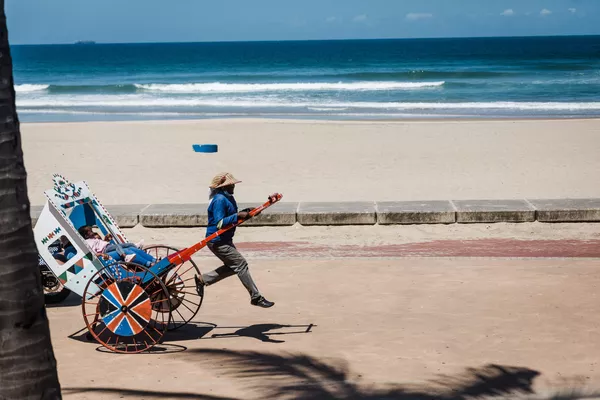Xe kéo trên bãi biển ở Durban, CH Nam Phi Xe kéo trên bãi biển ở Durban, CH Nam Phi - Sputnik Việt Nam