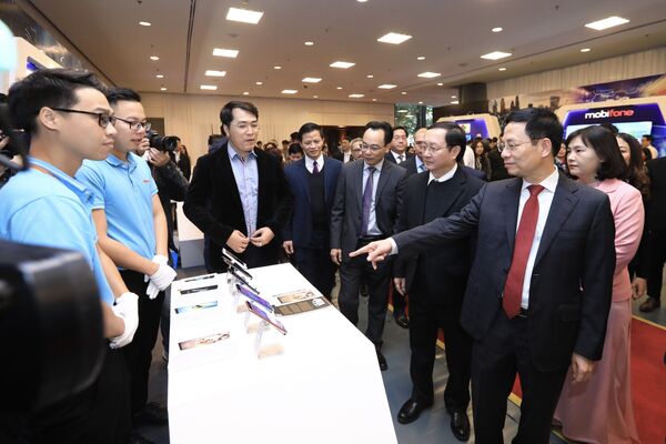 Việt Nam trong top đầu thế giới về công nghệ 5G, sáng tạo nền tảng số thời Covid-19 Việt Nam trong top đầu thế giới về công nghệ 5G, sáng tạo nền tảng số thời Covid-19 - Sputnik Việt Nam