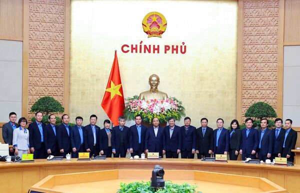 Thủ tướng Nguyễn Xuân Phúc: Giai cấp công nhân rất quan trọng trong hoạt động của hệ thống chính trị nước ta Thủ tướng Nguyễn Xuân Phúc: Giai cấp công nhân rất quan trọng trong hoạt động của hệ thống chính trị nước ta - Sputnik Việt Nam