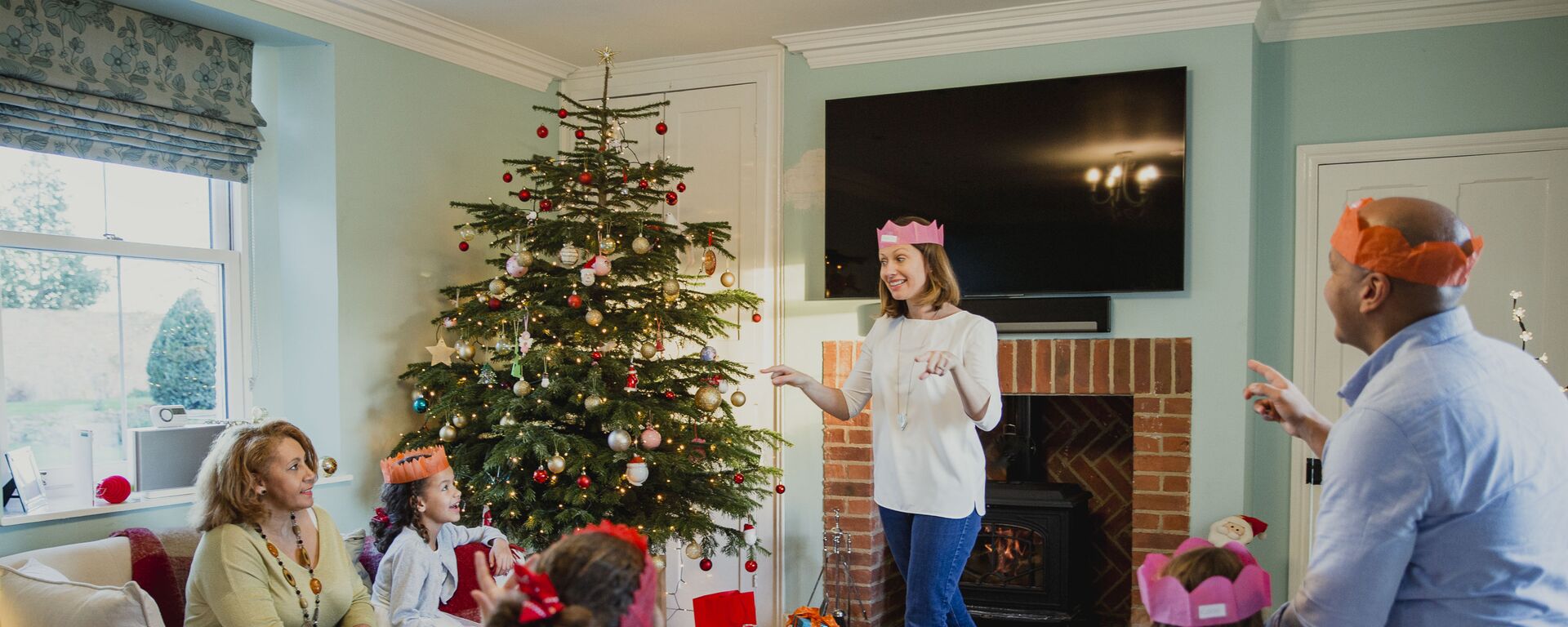 Gia đình ăn mừng Giáng sinh - Sputnik Việt Nam, 1920, 01.01.2026