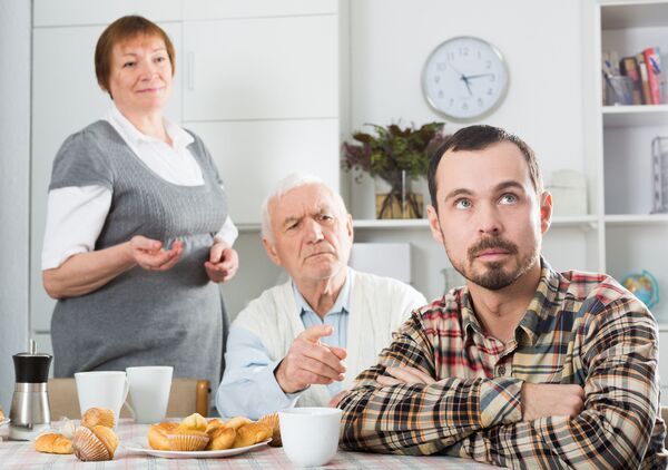 Gia đình phương Tây đang trở thành gia đình châu Á truyền thống? - Sputnik Việt Nam