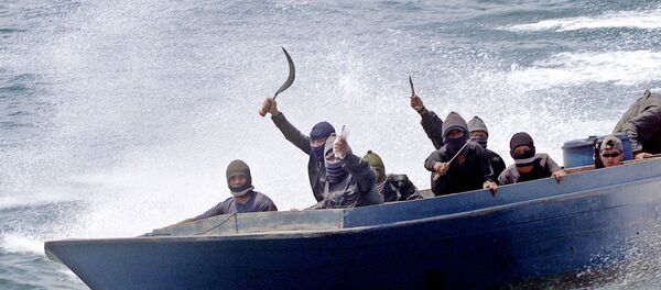 Mô phỏng cảnh cướp biển trên tàu chở hàng ở Indonesia - Sputnik Việt Nam