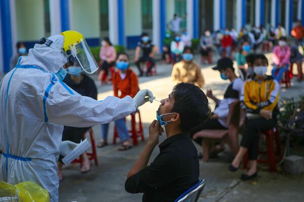 Việt Nam ghi nhận thêm 12 trường hợp nhập cảnh mắc Covid-19 - Sputnik Việt Nam