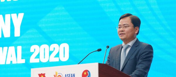 Bí thư thứ Nhất Trung ương Đoàn Nguyễn Anh Tuấn, Chủ nhiệm Ủy ban quốc gia về thanh niên Việt Nam phát biểu khai mạc - Sputnik Việt Nam