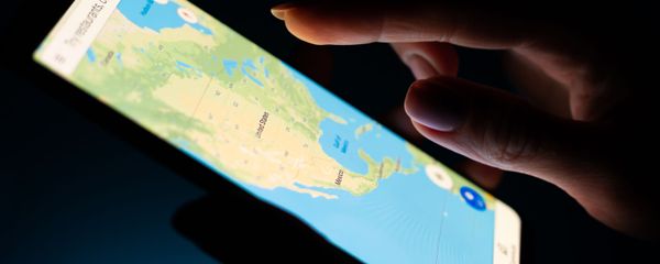Bản đồ Hoa Kỳ trong ứng dụng Google Maps mở trên màn hình điện thoại thông minh. Bản đồ Hoa Kỳ trong ứng dụng Google Maps mở trên màn hình điện thoại thông minh. - Sputnik Việt Nam