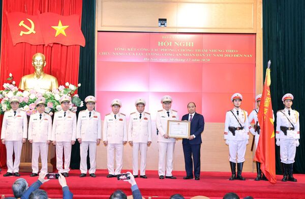 Thủ tướng Nguyễn Xuân Phúc: Lực lượng Công an nhân dân là chủ công trong phòng, chống tham nhũng Thủ tướng Nguyễn Xuân Phúc: Lực lượng Công an nhân dân là chủ công trong phòng, chống tham nhũng - Sputnik Việt Nam