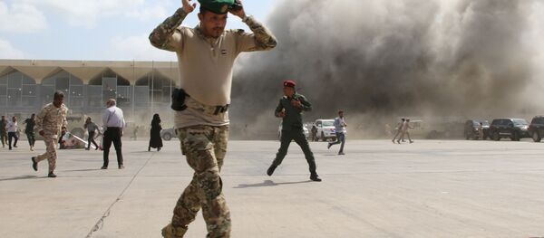 Vụ nổ ở sân bay Aden (Yemen). Vụ nổ ở sân bay Aden (Yemen). - Sputnik Việt Nam