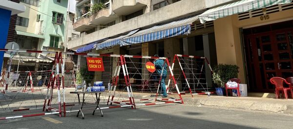 Một phần chung cư được lực lượng chức năng phong toả. - Sputnik Việt Nam