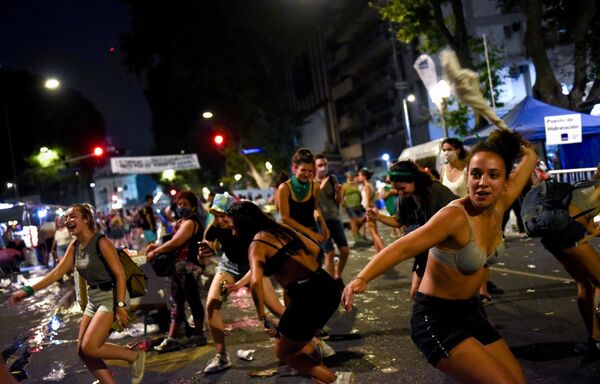 Biểu tình vì hợp pháp hóa phá thai ở Argentina - Sputnik Việt Nam