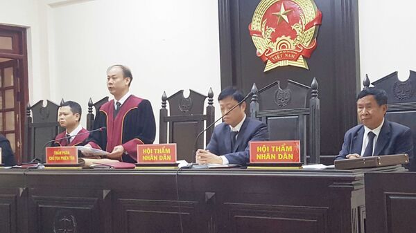 Nhiều bị hại vắng mặt, hoãn phiên tòa xét xử 4 cựu thanh tra Bộ Xây dựng Nhiều bị hại vắng mặt, hoãn phiên tòa xét xử 4 cựu thanh tra Bộ Xây dựng - Sputnik Việt Nam