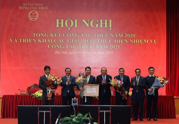 Ngành Thuế: Hoàn thành xuất sắc nhiệm vụ thu ngân sách dù bị ảnh hưởng bởi dịch Covid-19 Ngành Thuế: Hoàn thành xuất sắc nhiệm vụ thu ngân sách dù bị ảnh hưởng bởi dịch Covid-19 - Sputnik Việt Nam