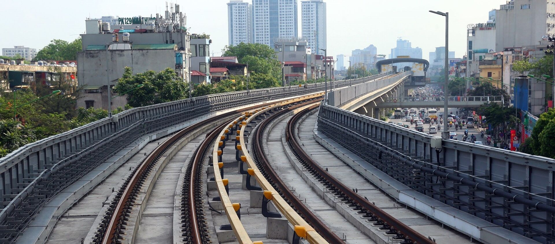 Đường sắt Cát Linh-Hà Đông có tuyến chính dài hơn 13km đi trên cao, 12 nhà ga và 13 đoàn tàu. - Sputnik Việt Nam, 1920, 16.01.2021