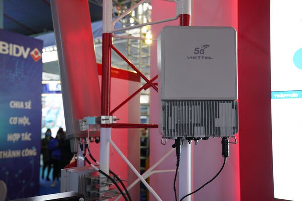 VIETTEL -  “Tiên phong kiến tạo xã hội số” tại VIIE 2021 - Sputnik Việt Nam