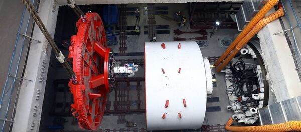 Theo thiết kế, trong điều kiện lý tưởng, mỗi ngày máy sẽ đào được khoảng 10m đường hầm Theo thiết kế, trong điều kiện lý tưởng, mỗi ngày máy sẽ đào được khoảng 10m đường hầm - Sputnik Việt Nam