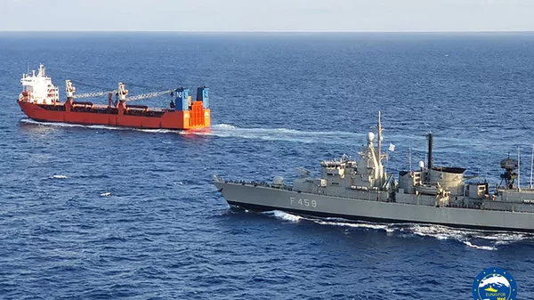 Tàu Adler của Nga và tàu F-459 Adrias của Hy Lạp - Sputnik Việt Nam