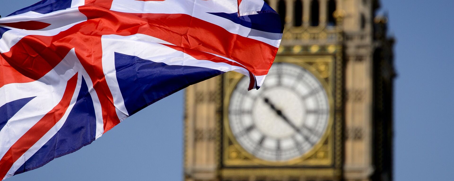 Cờ Anh trên nền đồng hồ Big Ben ở London - Sputnik Việt Nam, 1920, 31.01.2021