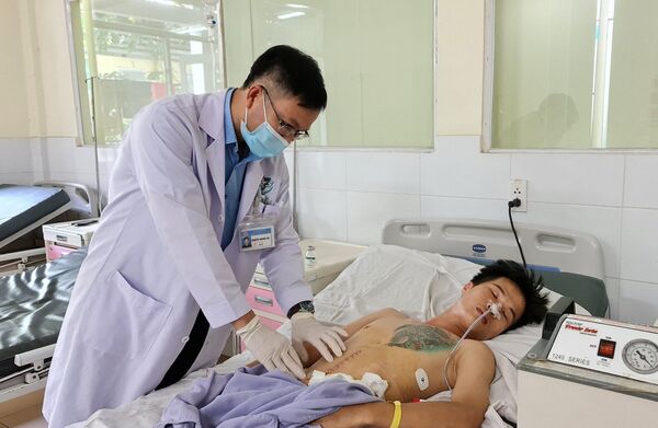 Cứu sống người đàn ông nuốt gần 1 kg dị vật kim loại vào bụng - Sputnik Việt Nam