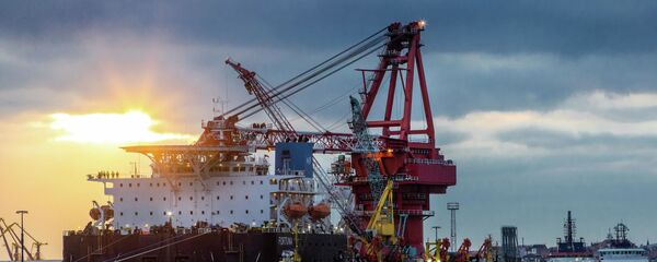 Tàu chuyên dụng Fortuna ở cảng thành phố Wismar của Đức - Sputnik Việt Nam