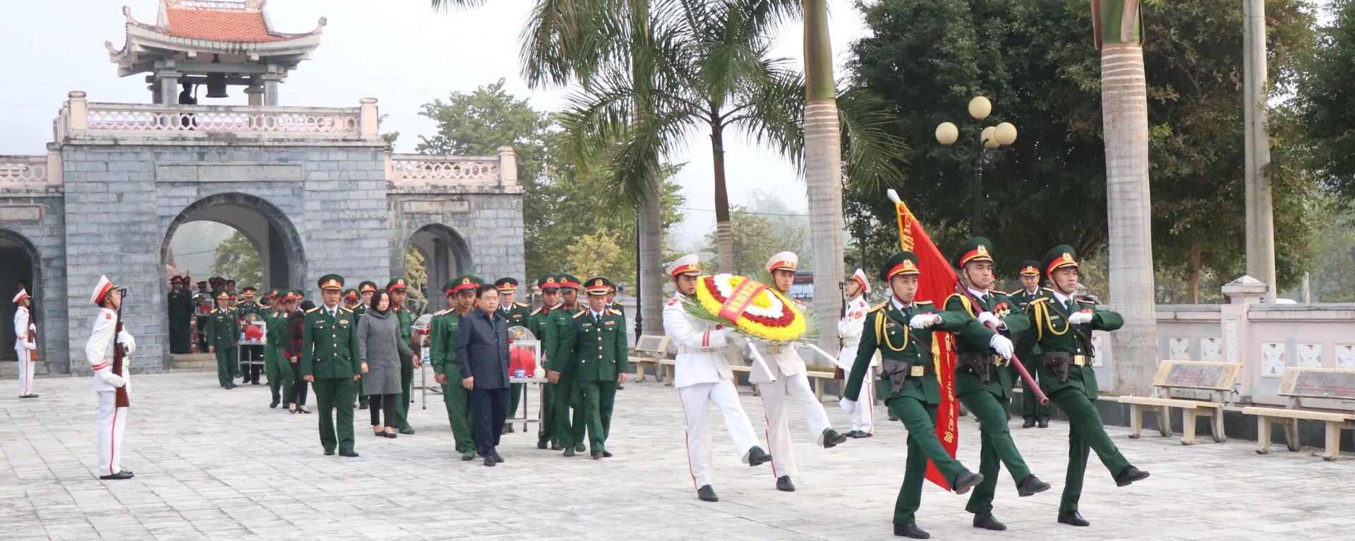 Quang cảnh Lễ đón nhận, truy điệu và an táng hài cốt các liệt sĩ tại nghĩa trang Tông Khao. - Sputnik Việt Nam, 1920, 20.01.2021