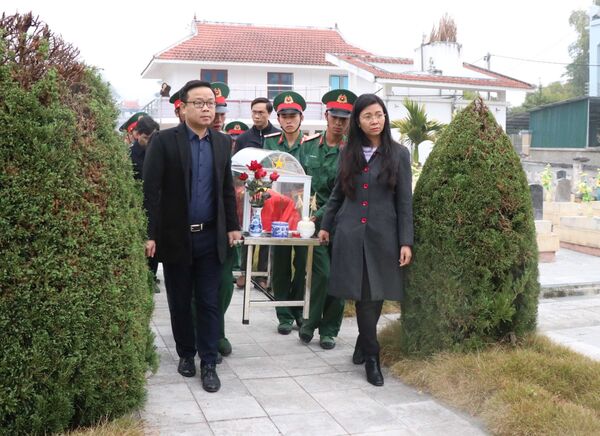 Lễ truy điệu và an táng hài cốt liệt sĩ quân tình nguyện Việt Nam hy sinh tại Lào - Sputnik Việt Nam
