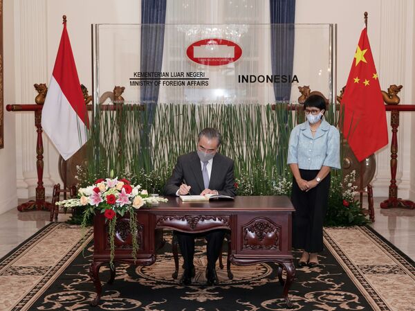 Bộ trưởng Vương Nghị không muốn nói về tranh chấp ở Biển Đông Bộ trưởng Vương Nghị không muốn nói về tranh chấp ở Biển Đông - Sputnik Việt Nam