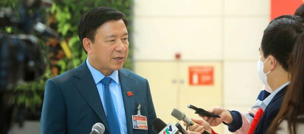 Bí thư Tỉnh ủy Hải Dương trả lời phỏng vấn của cơ quan báo chí về việc phát hiện các ca lây nhiễm COVID-19 trong cộng đồng tại Hải Dương và Quảng Ninh - Sputnik Việt Nam