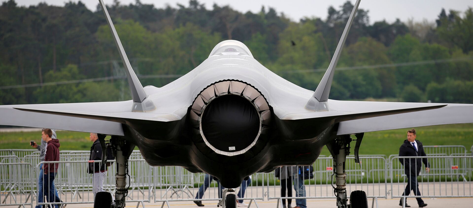 Một chiếc máy bay F-35 của Lockheed Martin được nhìn thấy tại Triển lãm Hàng không ILA ở Berlin, Đức, ngày 25 tháng 4 năm 2018. - Sputnik Việt Nam, 1920, 31.01.2021