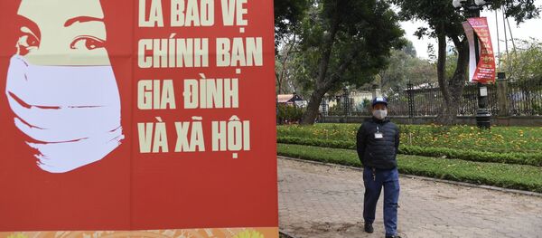 Người đeo khẩu trang ở Hà Nội - Sputnik Việt Nam