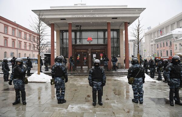 Bắt giữ các thành viên tham gia biểu tình trái phép ở Matxcơva   - Sputnik Việt Nam