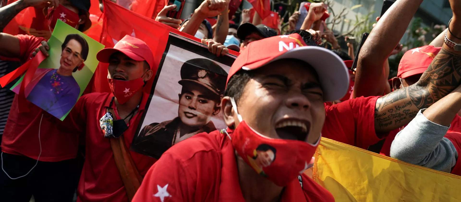 Đụng độ giữa cảnh sát và người phản đối đảo chính Myanmar ở Bangkok - Sputnik Việt Nam, 1920, 01.02.2021