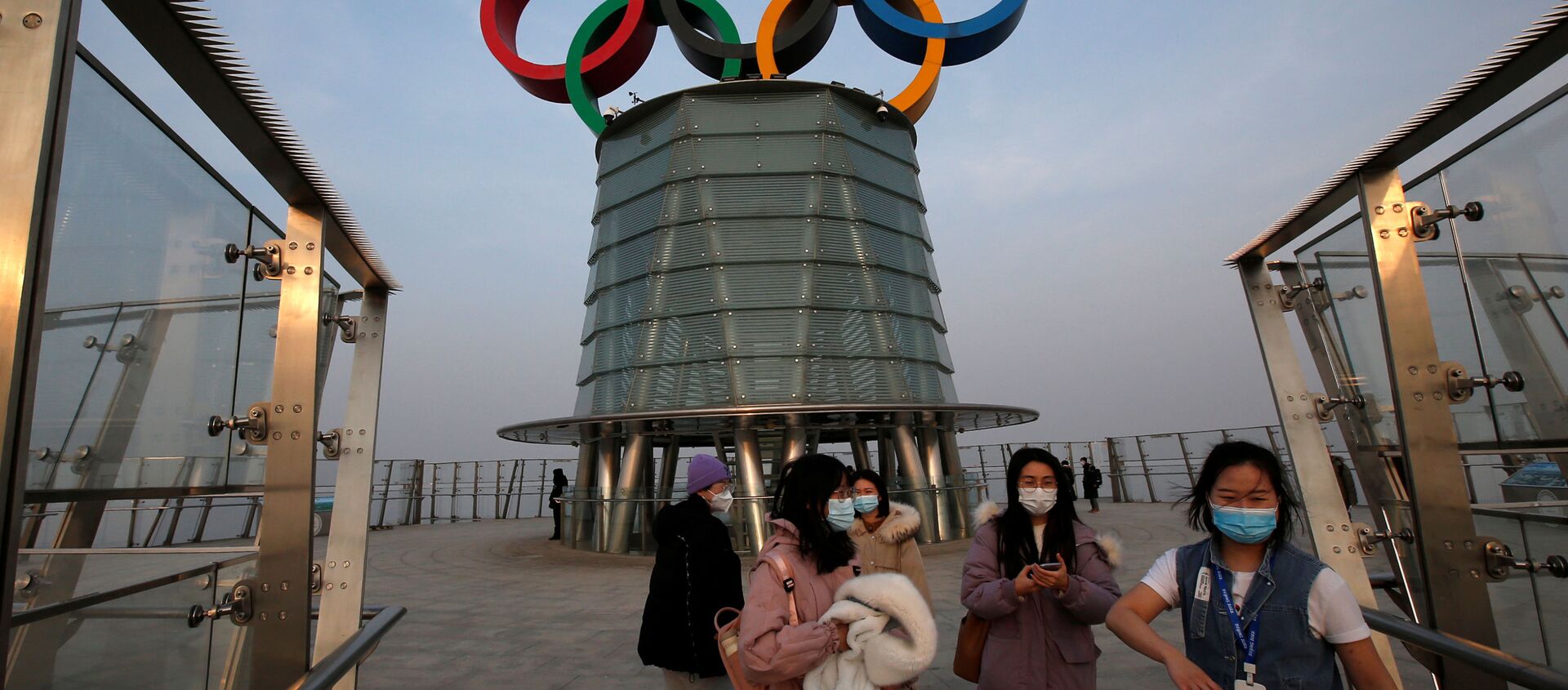 Vòng Olympic trên tháp Olympic ở Bắc Kinh. - Sputnik Việt Nam, 1920, 04.02.2021