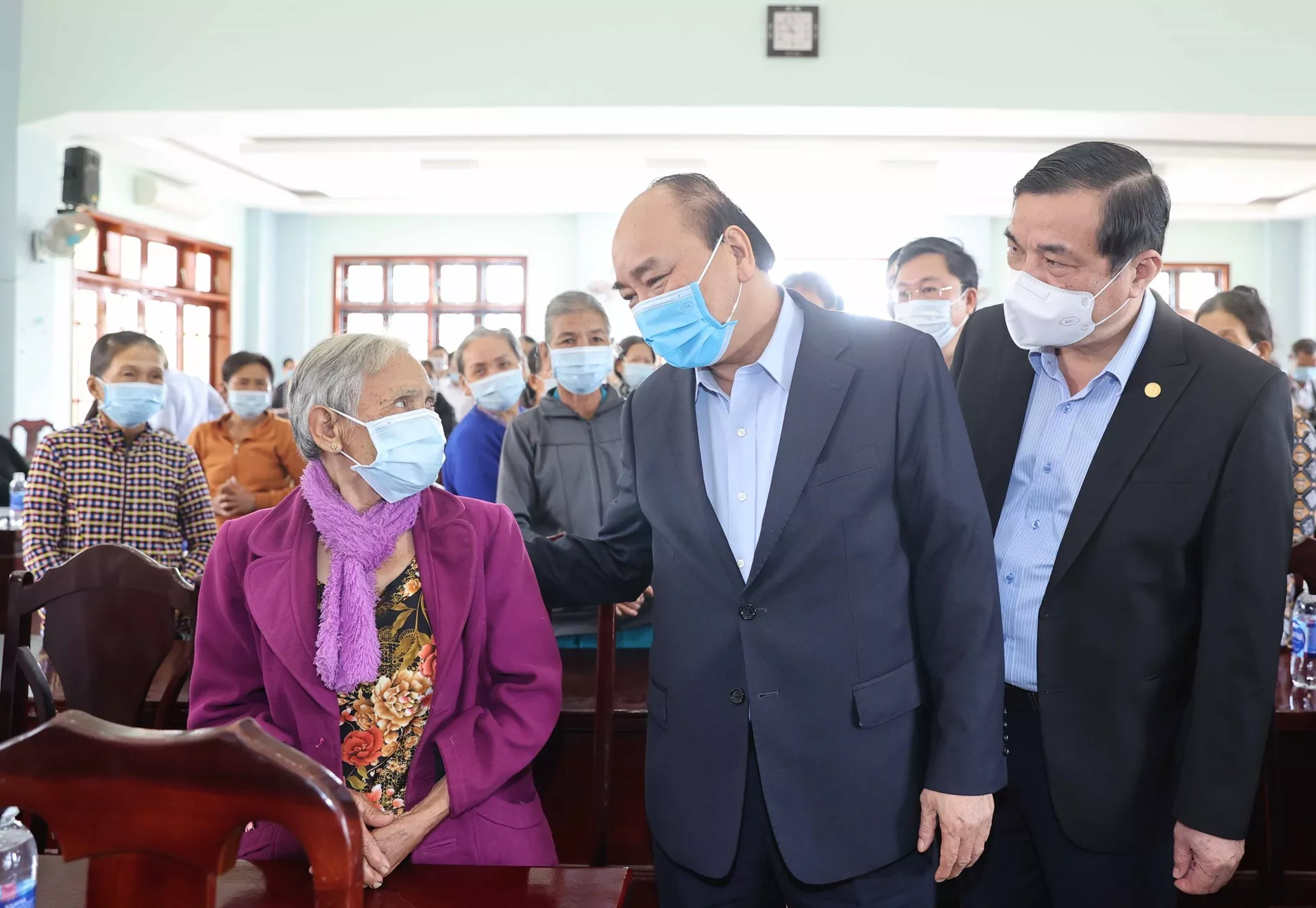 Thủ tướng Nguyễn Xuân Phúc thăm gia đình chính sách và hộ nghèo ở Quảng Nam Thủ tướng Nguyễn Xuân Phúc thăm gia đình chính sách và hộ nghèo ở Quảng Nam - Sputnik Việt Nam, 1920, 06.02.2021