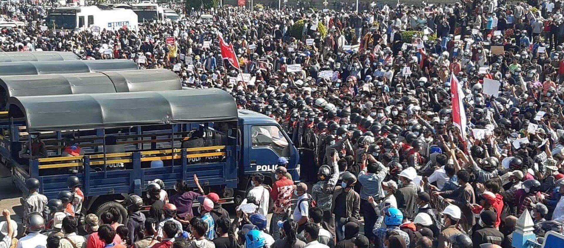 Cuộc biểu tình ở thủ đô Naypyidaw của Myanmar - Sputnik Việt Nam, 1920, 09.03.2021